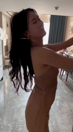 颜值女神【晴宝】被多位金主包养泄密,第一弹 年度最骚的第一梯队女主 完美露脸 截图3