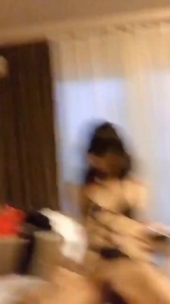 【性爱调教 ️重磅首发】字母圈资深大神『森杰』圈养调教极品性奴『小玲 ️曼曼』性爱开发全记录 高清720P原版 截图16