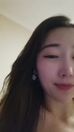 气质美少妇颜值颇高，一脸都是戏，表情享受卖力口活无套啪啪操逼内射，特写淫水流出的逼逼有精液流出 截图1