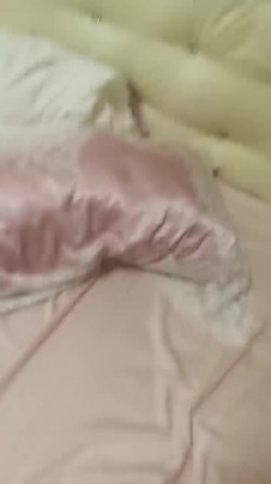 气质美少妇颜值颇高，一脸都是戏，表情享受卖力口活无套啪啪操逼内射，特写淫水流出的逼逼有精液流出 截图7