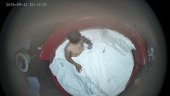 酒店偷拍 清冷校园甜美女神换上蕾丝黑丝配合男友三场啪啪 截图5