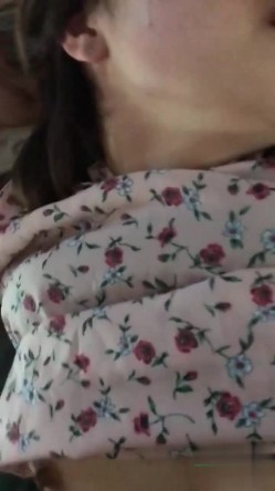 很甜的一个小妹妹，衣服都没脱完就迫不及待要艹了 销魂的表情！ 截图7