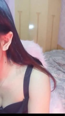 精品推荐 长相气质都绝佳的长发美女大尺度自慰裸聊 表情很是销魂 截图10