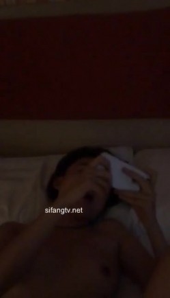 【前女友】分手后贴吧换图流出的情侣 截图1