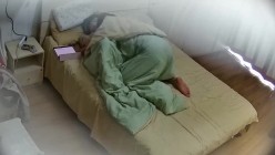 大学城附近酒店摄像头偷拍 大学生情侣高颜值小仙女被男友暴力抠逼高潮喷水 截图8