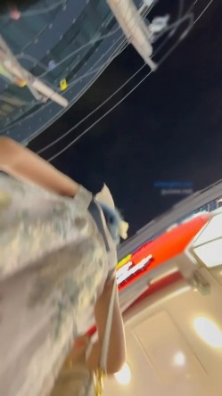 KFC商场尾随偷拍系列 ️身材气质极品美女，蕾丝透明内，隐约露B+名媛级美女和帅男友吵架高冷短裙蕾丝内 截图16