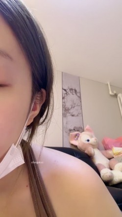 【18岁晓晓】巨乳校花 这奶子简直绝了 疯狂抖奶 无套啪啪骑乘后入 吃鸡 抠逼自慰 尿尿 截图6