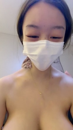 【18岁晓晓】巨乳校花 这奶子简直绝了 疯狂抖奶 无套啪啪骑乘后入 吃鸡 抠逼自慰 尿尿 截图8