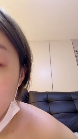 【18岁晓晓】巨乳校花 这奶子简直绝了 疯狂抖奶 无套啪啪骑乘后入 吃鸡 抠逼自慰 尿尿 截图13