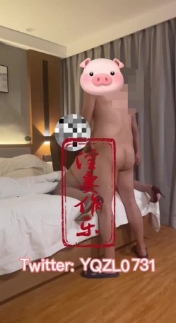 震撼流出，推特绿帽癖博主【淫妻作乐】私拍，找到相同癖好兄弟玩换妻游戏，大奶老婆送野男人肏无套开干 截图12