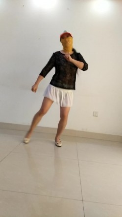 臀控熟女控必备！曾火爆全网的露脸广场舞大妈【美美子】大尺度私拍第二弹，骚舞挑逗情趣诱惑紫薇全裸，相当反差 截图4
