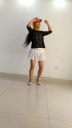 臀控熟女控必备！曾火爆全网的露脸广场舞大妈【美美子】大尺度私拍第二弹，骚舞挑逗情趣诱惑紫薇全裸，相当反差 截图6