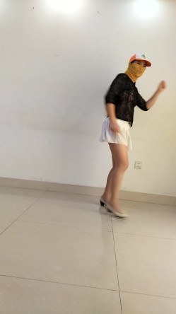 臀控熟女控必备！曾火爆全网的露脸广场舞大妈【美美子】大尺度私拍第二弹，骚舞挑逗情趣诱惑紫薇全裸，相当反差 截图8