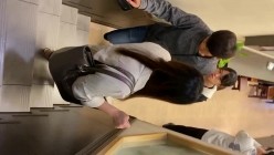 小吃店一路跟踪尾随全景偷拍极品高跟美少妇 截图3