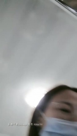 【实习生姗姗】科技公司白领 ️沟搭男同事~偷偷杂物间激情口鸡无套内射 ️高潮狂喷~极度诱惑！！ 截图8