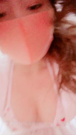 颜值不错甜美妹子道具自慰 性感短裙翘臀按摩器震动逼逼出水呻吟 截图11