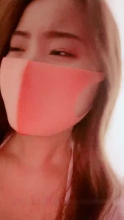 颜值不错甜美妹子道具自慰 性感短裙翘臀按摩器震动逼逼出水呻吟 截图12