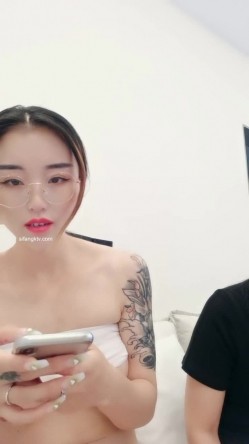 骚炸了！3个轻熟女 ️【樱桃小丸子】这身材这颜值这奶子~绝绝子~软软QQ弹~在线招嫖 ️来位大哥约啪操死她们！ 截图3
