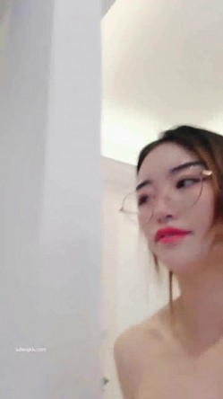 骚炸了！3个轻熟女 ️【樱桃小丸子】这身材这颜值这奶子~绝绝子~软软QQ弹~在线招嫖 ️来位大哥约啪操死她们！ 截图5