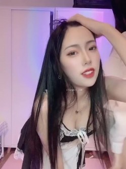 《重磅顶流网红泄密》露脸才是王道！某平台40万粉丝颜值主播【兔兔睡不醒】土豪数千元定制反差私拍~紫薇打炮淫水特别多 截图3