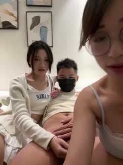 ️清纯主播【202509yoyo】表姐带着表妹下海直播、在线教口活、练习做爱姿势 截图14