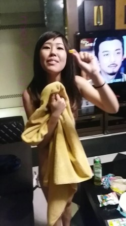 贵在真实！大神拿捏征服运输业老板千金美腿身材苗条车震酒店各种调教啪啪内射全程露脸国语对白 截图2