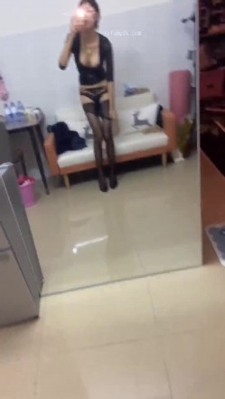 快手福利空姐女神【是邹琳吖是你的琳姐姐】脸穴同框性爱XO首次流出性爱啪啪 猛操 吃鸡巴 截图2