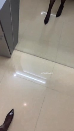 快手福利空姐女神【是邹琳吖是你的琳姐姐】脸穴同框性爱XO首次流出性爱啪啪 猛操 吃鸡巴 截图5