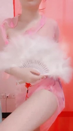 【极品御姐】【陈白露】合集，高颜值美乳爱跳舞的御姐~~肤白貌美胸又大，最有韵味必看！ 截图1