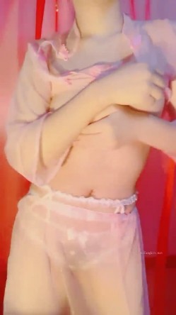 【极品御姐】【陈白露】合集，高颜值美乳爱跳舞的御姐~~肤白貌美胸又大，最有韵味必看！ 截图2