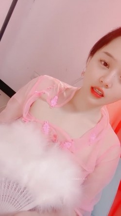 【极品御姐】【陈白露】合集，高颜值美乳爱跳舞的御姐~~肤白貌美胸又大，最有韵味必看！ 截图8