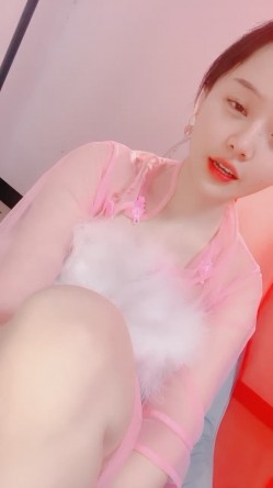 【极品御姐】【陈白露】合集，高颜值美乳爱跳舞的御姐~~肤白貌美胸又大，最有韵味必看！ 截图9