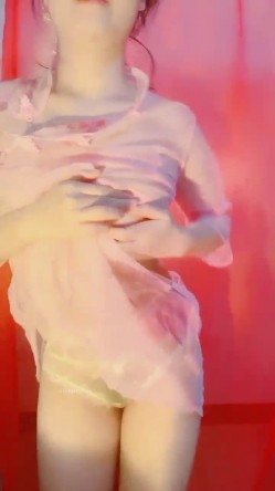 【极品御姐】【陈白露】合集，高颜值美乳爱跳舞的御姐~~肤白貌美胸又大，最有韵味必看！ 截图11