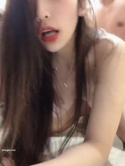 《百度云泄密》火爆身材的大二美女和男友之间的私密视频被曝光 截图2