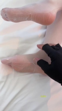 国产极品男娘 柠雅柔吖 超级漂亮甜美的小男娘，纤细苗条白白净净，女装混入足交店打工，意外爆火而入圈，推特原档合集 截图15