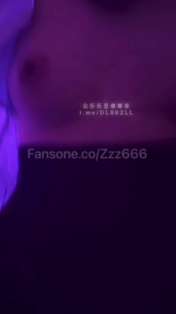 专攻高颜值网红台湾泡良大神「郑原创」FO私拍，憋坏的变态小狗狗《学生制服篇1&2》，男友无法满足她，寻求我的喂养 截图10