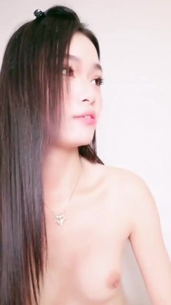 高挑模特身材 ，制服诱惑，露脸道具自慰大狗一饱眼福，阴唇阴蒂厚厚的一插就白浆流出 截图13