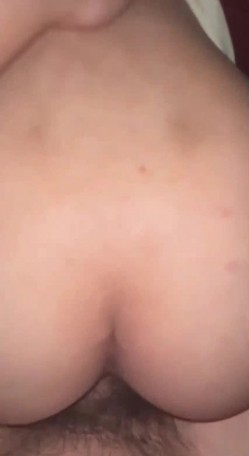 开宝马带大二学妹户外车震，后入女神蜜桃臀，淫叫声响彻整个地下车库！真是穷人的女神，富人的精盆！ 截图6