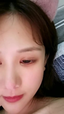 重磅 985校花~好纯好极品~【大二假期】宿舍抠逼自慰 包秒射，颜值高身材好，看了喷鼻血 截图8