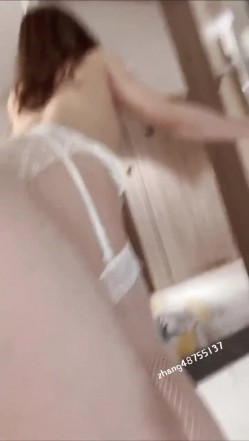 推特网红苏州昆山极品NTR夫妻【泣妻器骑】私拍乱斗，外柔内骚长腿翘臀找单男3P前后夹击极度反差 截图1