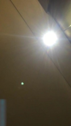 大神康先生 某学院在读大三学姐千元三P大战 还穿着校服肏得欢 截图4