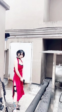 稀有露脸 高端ACG业界女神爆机少女 喵小吉 经典Cos《生化危机》艾达王赤裸诱惑 性感小逼逼待茎插入 截图4