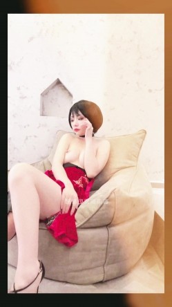 稀有露脸 高端ACG业界女神爆机少女 喵小吉 经典Cos《生化危机》艾达王赤裸诱惑 性感小逼逼待茎插入 截图11