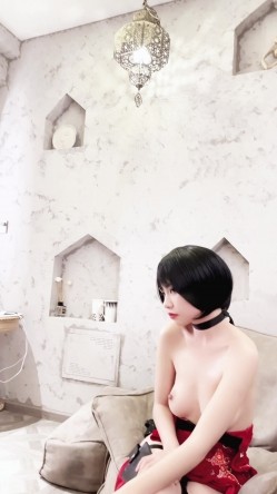 稀有露脸 高端ACG业界女神爆机少女 喵小吉 经典Cos《生化危机》艾达王赤裸诱惑 性感小逼逼待茎插入 截图12