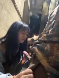花碎银几两请了个私人女导游玩刺激 古城小巷里掰开内内就肏！ 截图8
