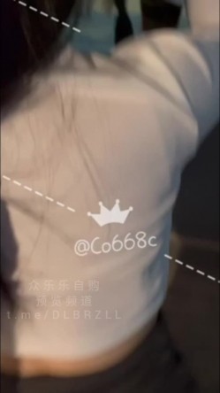 超极品媚黑眼镜娘『Co668c』婊骚母狗多人群交换妻，被大黑鸡巴操的淫叫连连 截图5
