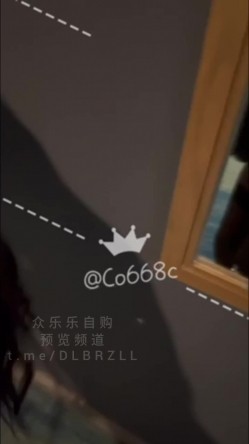 超极品媚黑眼镜娘『Co668c』婊骚母狗多人群交换妻，被大黑鸡巴操的淫叫连连 截图8