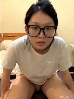 【宝藏女孩~巨乳大美女】，Cassie-123W，人气超高 截图16