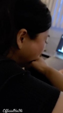 《硬核精品重磅》万人求购P站14万粉亚裔可盐可甜博主【Offic媚黑】恋上黑驴屌被各种花式露脸爆肏霸王硬上弓翻白眼 截图6