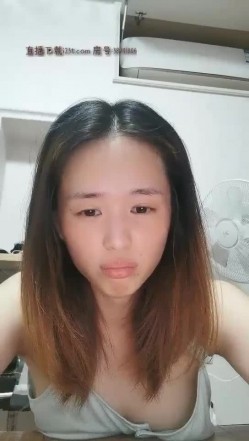 高颜值长相甜美的气质少妇居家自慰诱惑，椅子上掰穴特写震动棒抽插流出白浆淫叫连连 截图15